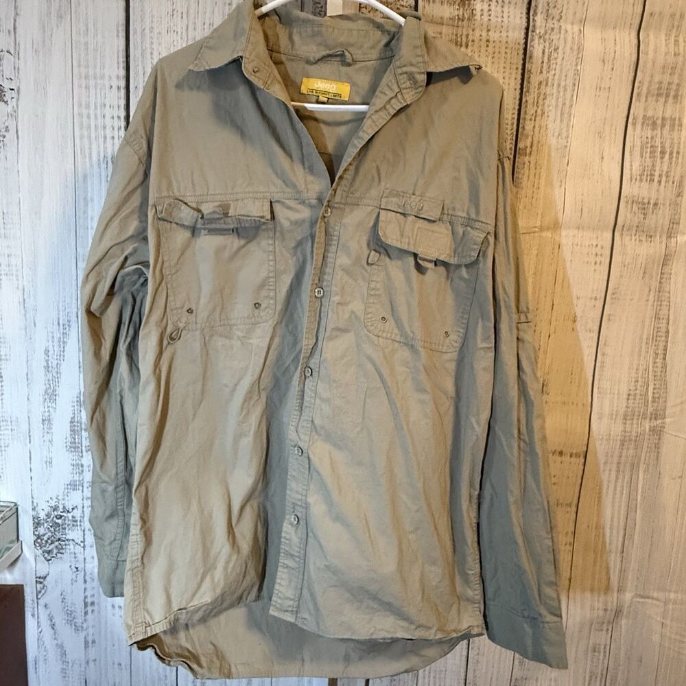 Jeep Men’s Medium Long Sleeve Shirt Button Down Lightweight Fishing Khaki